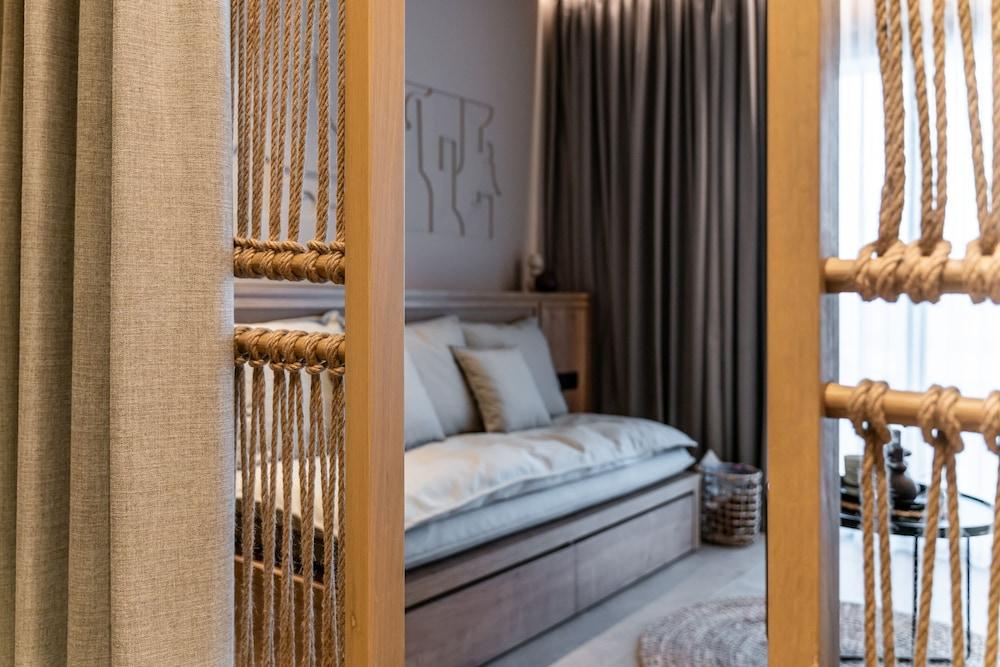 Elissa Adults-only Lifestyle 5*